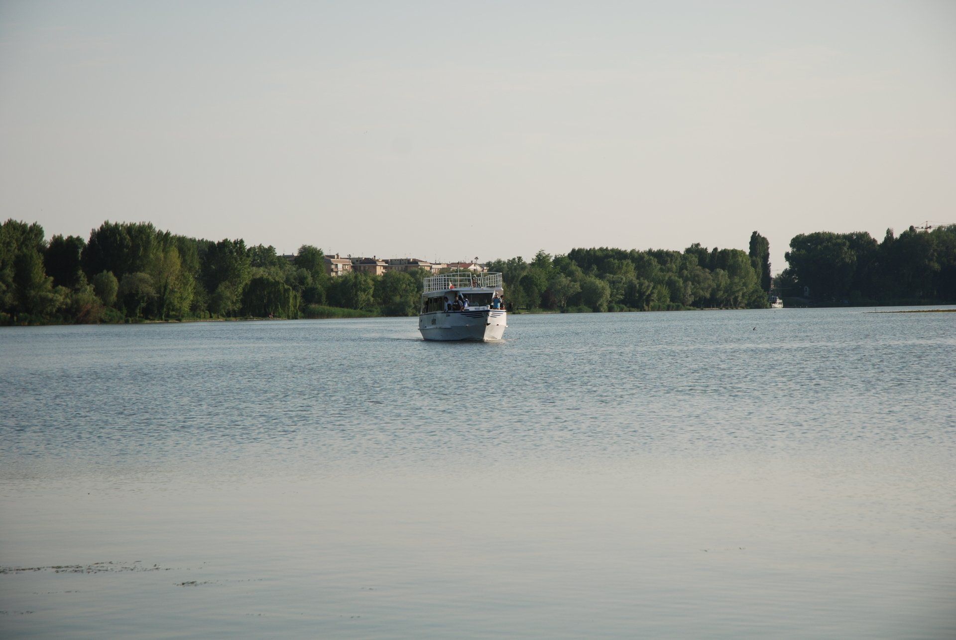 motonave al lago superiore