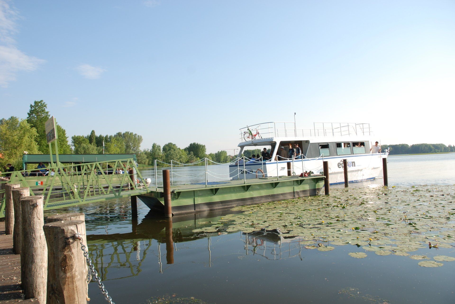 nave sui laghi di Mantova
