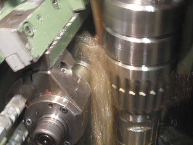 macchinario per la tornitura dei metalli