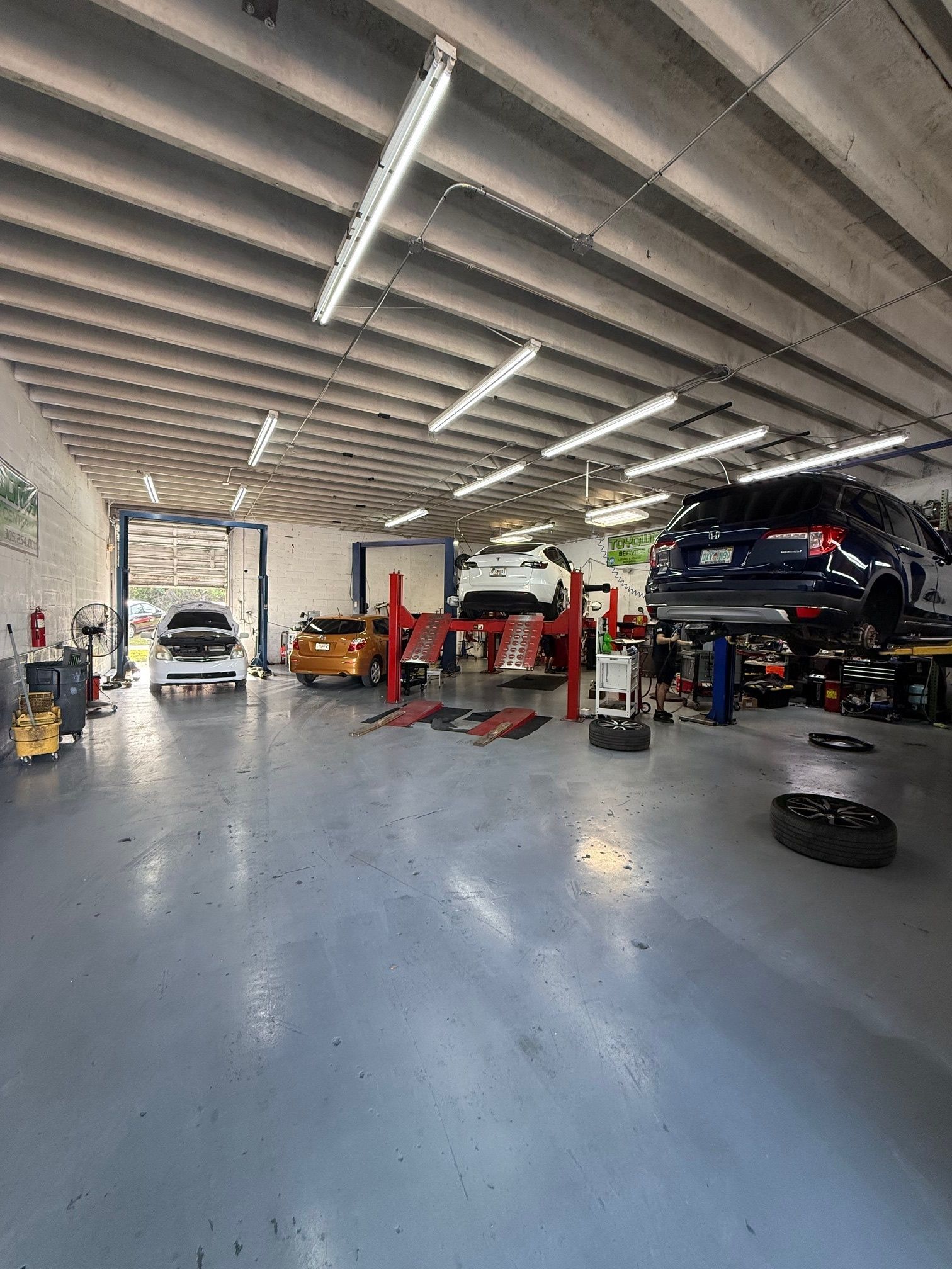 Gallery Image | ToyoWorks Service Center LLC