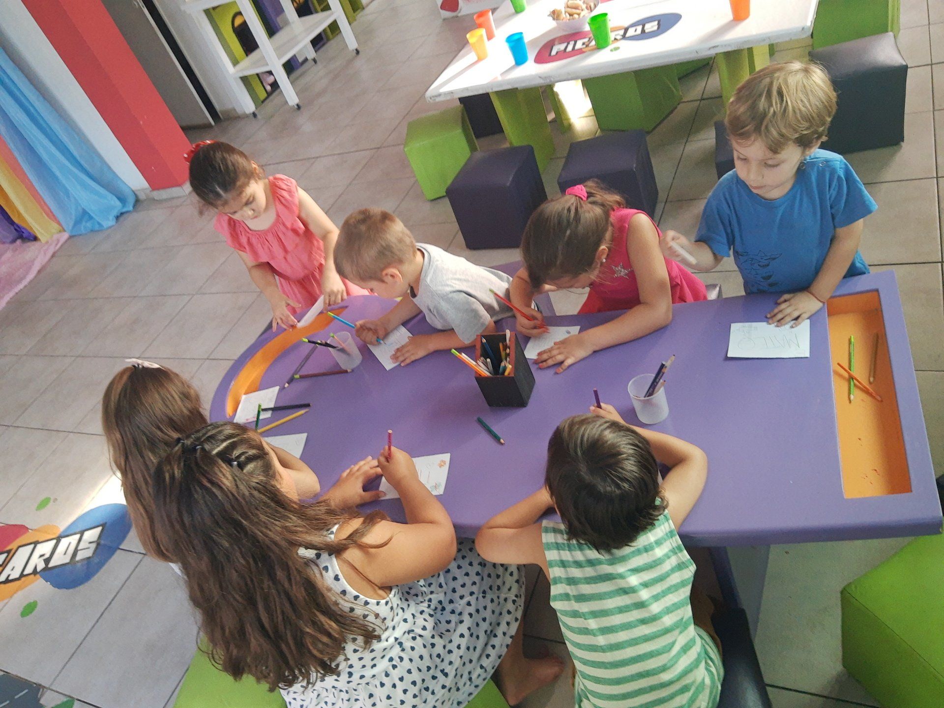 CASITA DE FIESTAS PÍCAROS