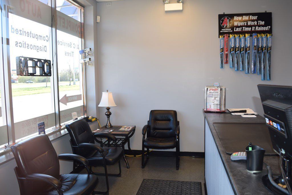 A waiting room with a sign that says metro on it