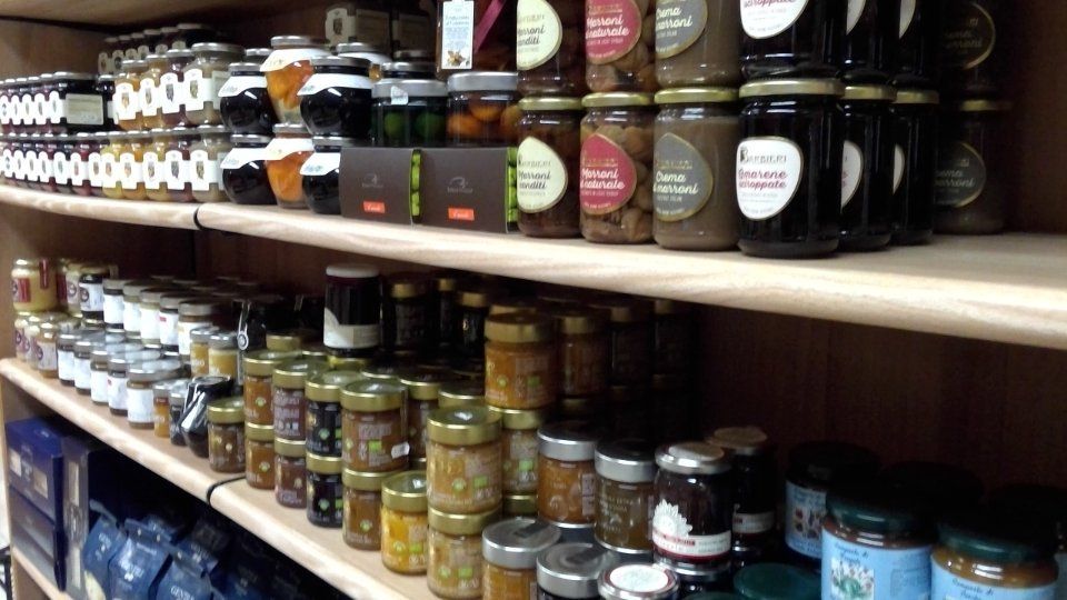 Vendita di conserve e prodotti gastronomici made in Italy