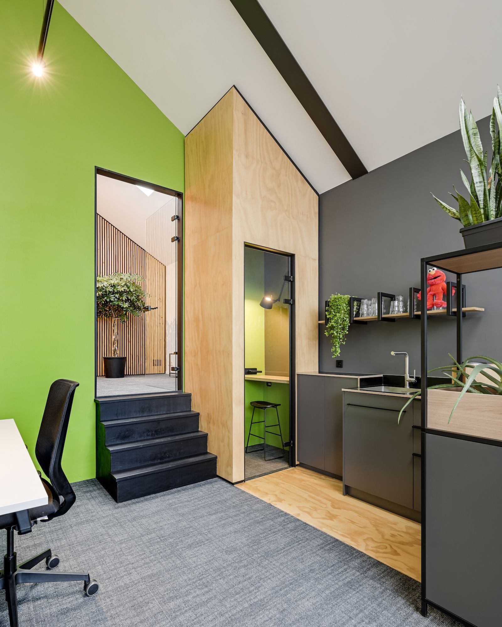 ontwerp maatwerk keuken belhokje bedrijfspand