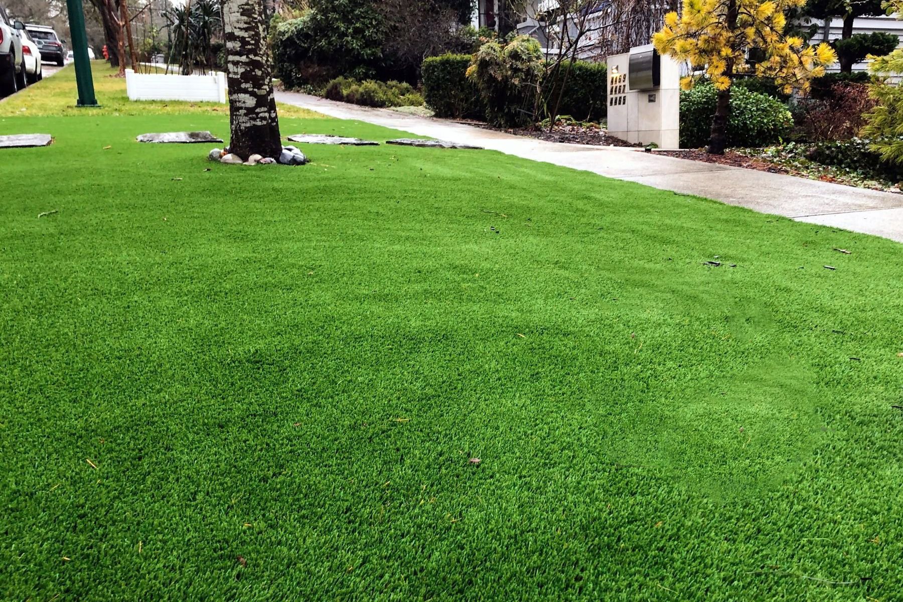 esempi di posa per prati sintetici