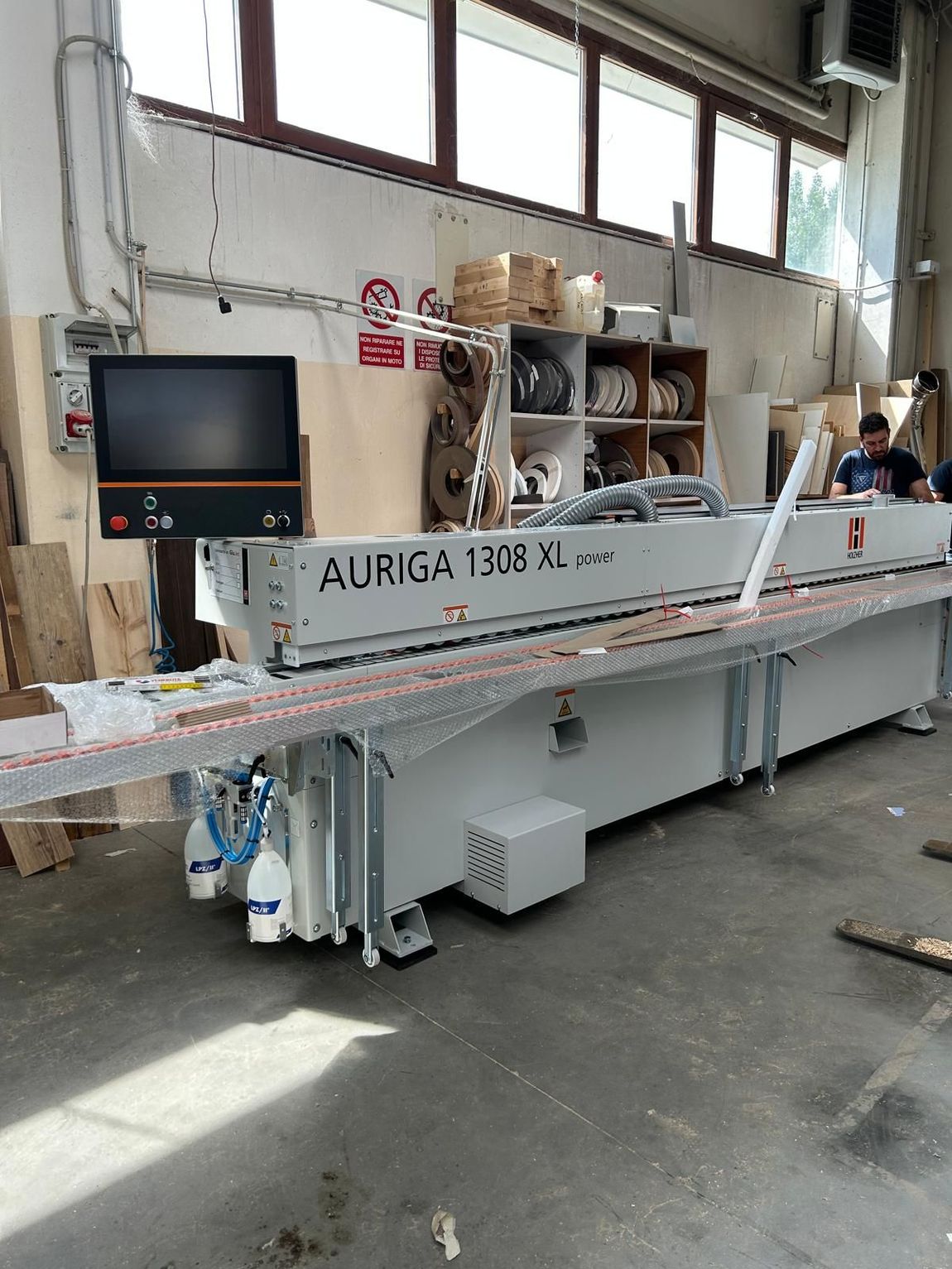 taglio del legno con sega circolare