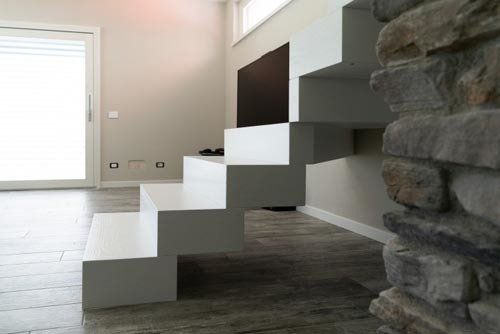 scale bianche artigianali