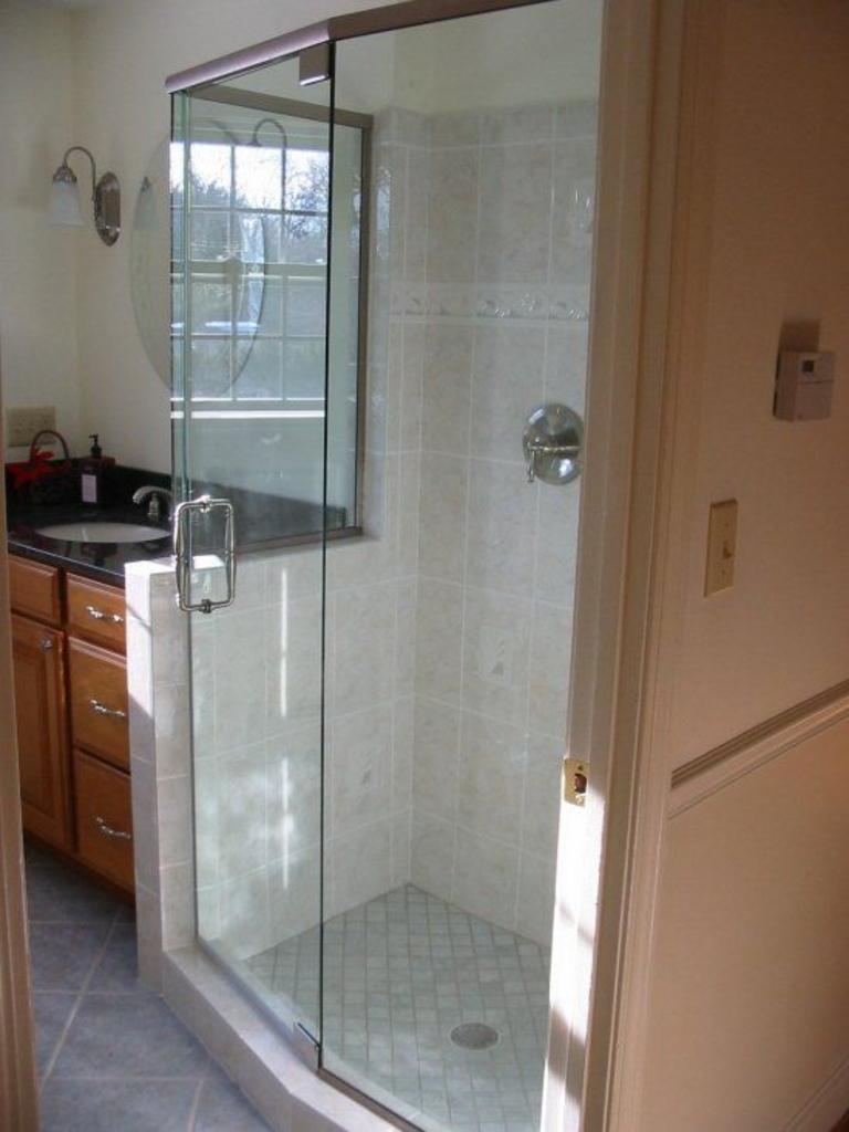 Shower with clear glass