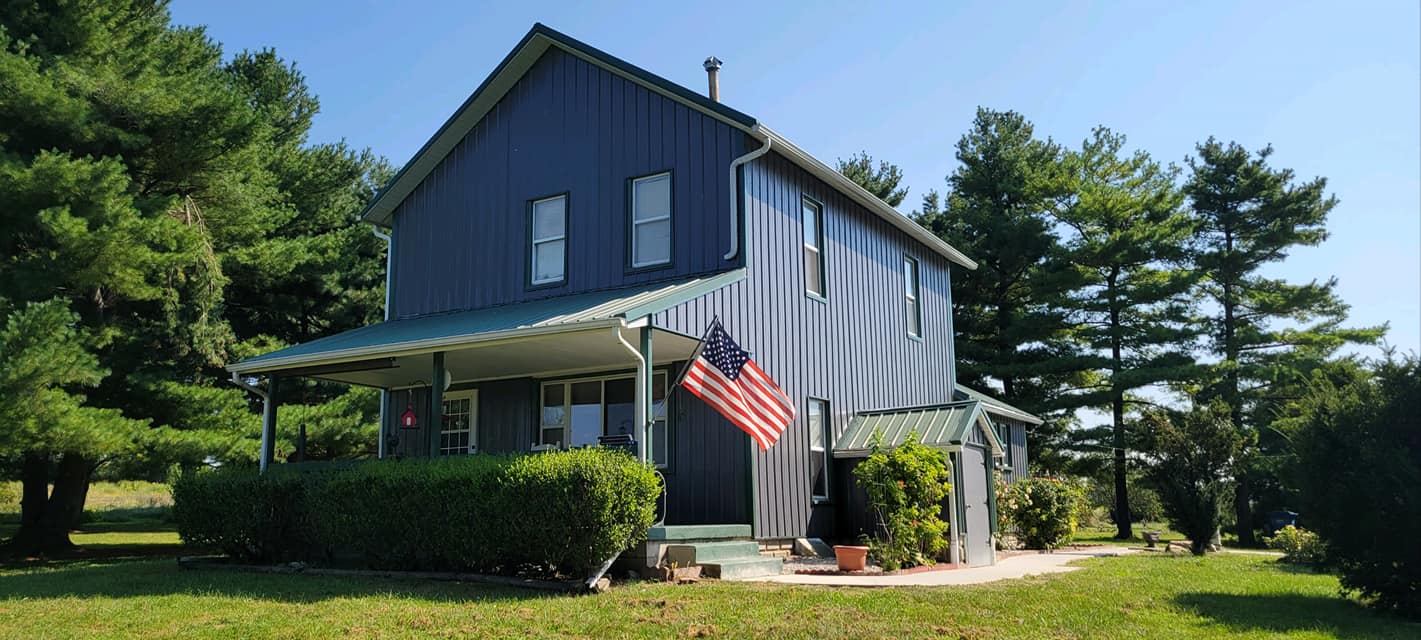 Pole Barn With Blue Paint - Pekin, IL - CMT Excavating Services
