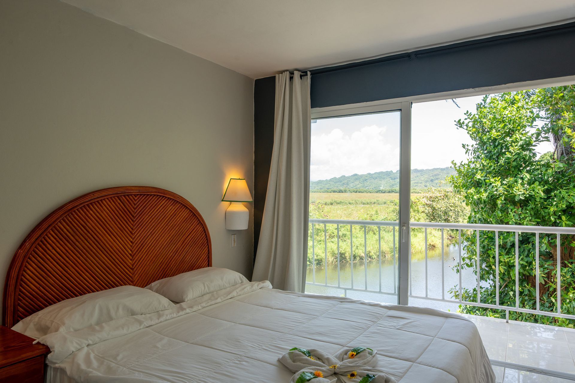 crea una imagen de bob esponja