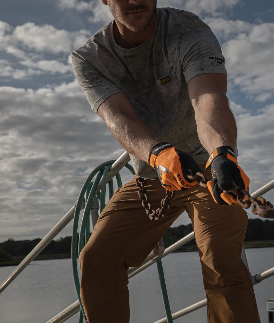 strong man pulling chain ©Kyle Richards 