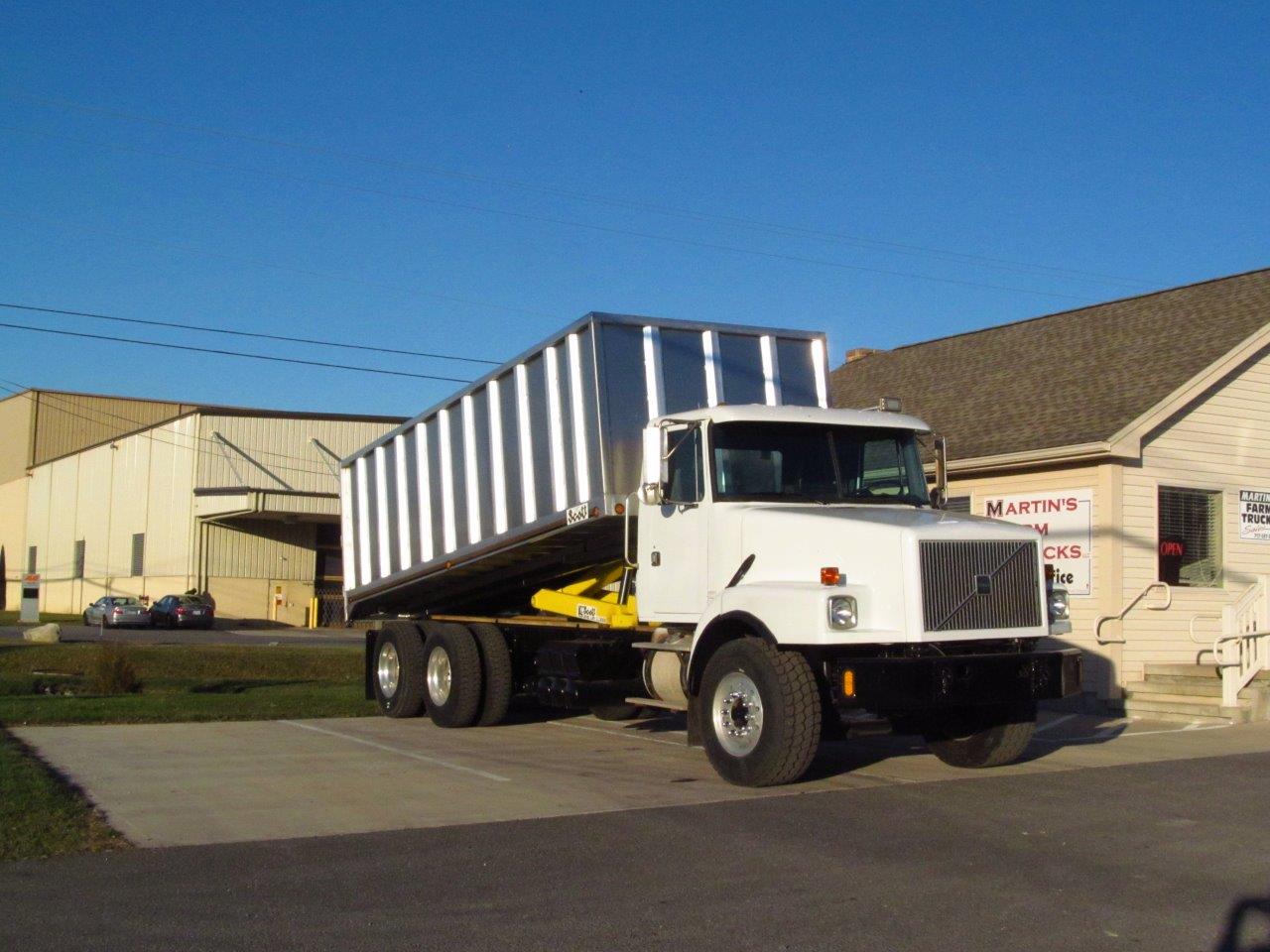 Martin's Farm Trucks - Scott Aluminum Grain Body with Scott Hoist - A144