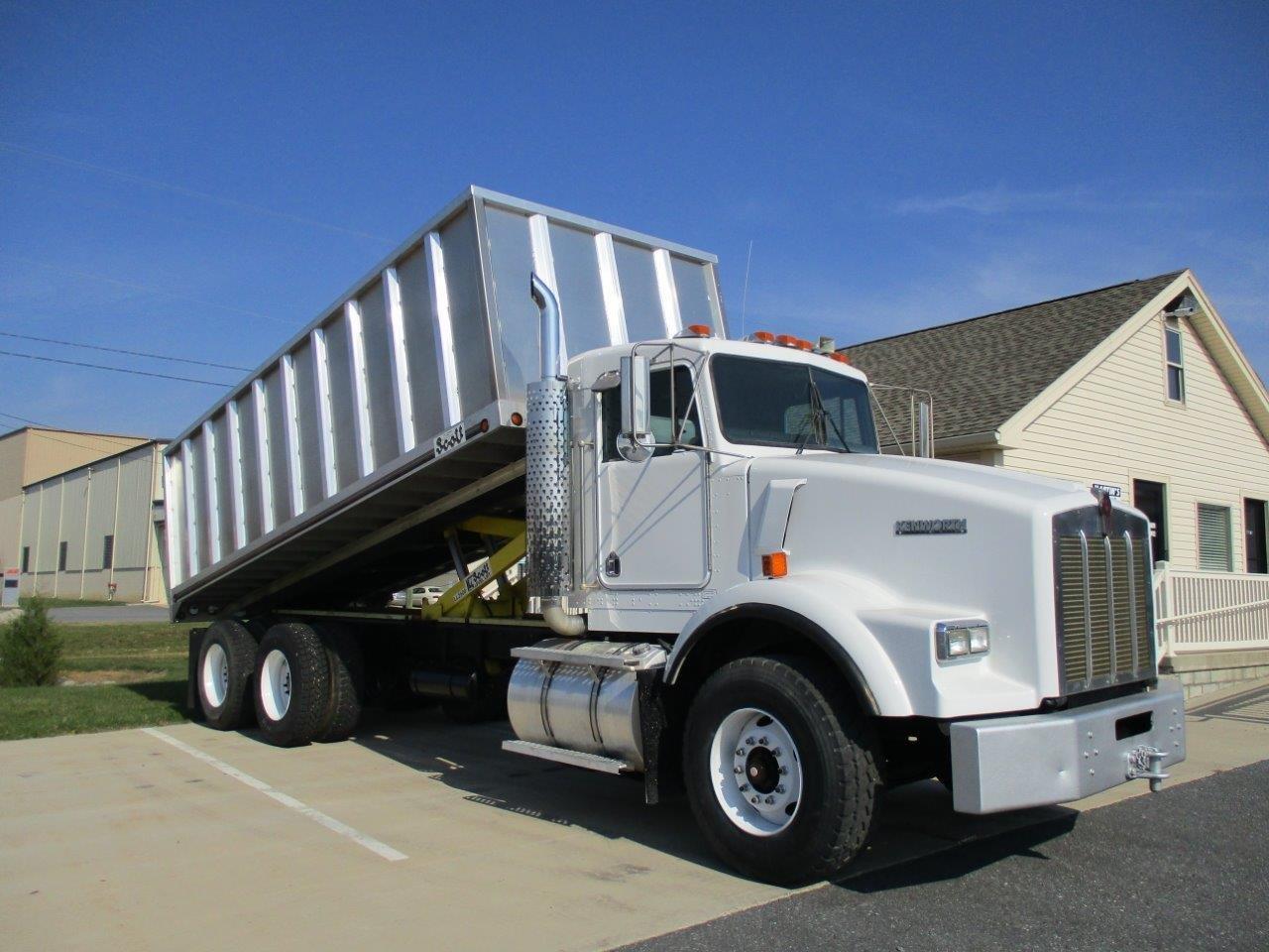 Martin's Farm Trucks - Scott Aluminum Grain Body with Scott Hoist - A142