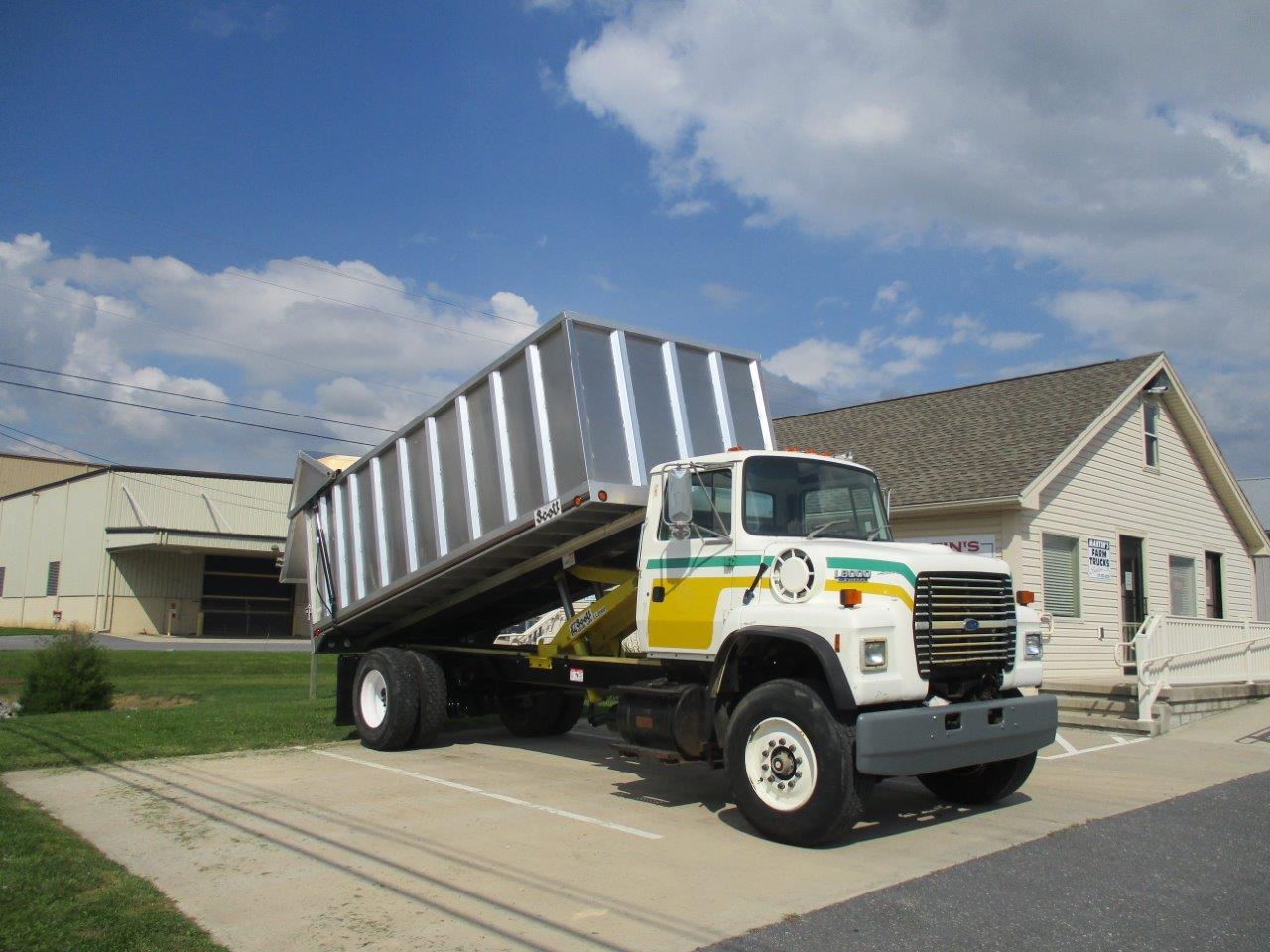 Martin's Farm Trucks - Scott Aluminum Bulk Material Body with Scott Hoist - A141