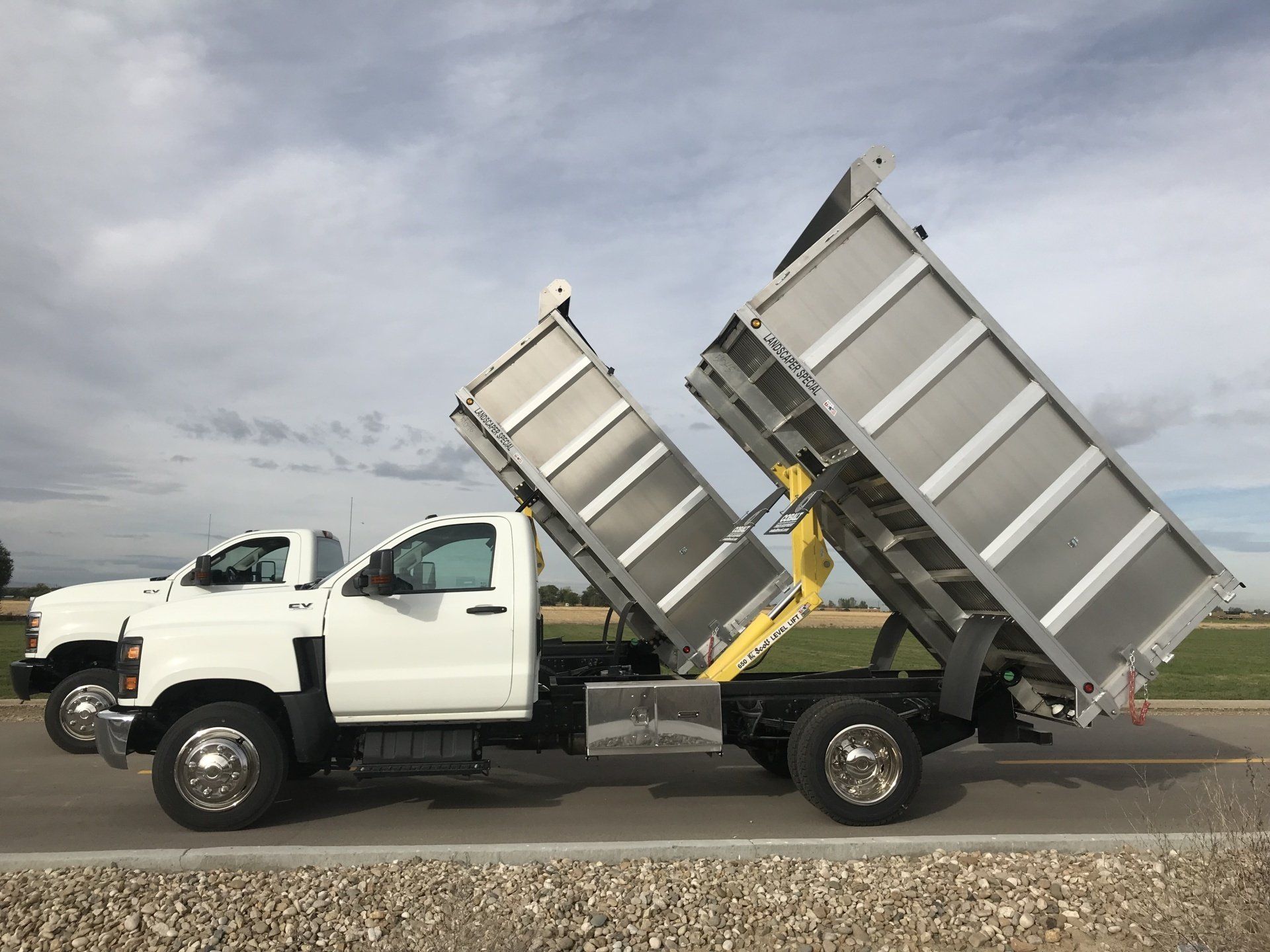 Landscape Truck Bodies Tafco Equipment Co   Side By Side   Side   Bodies Up 1920w 