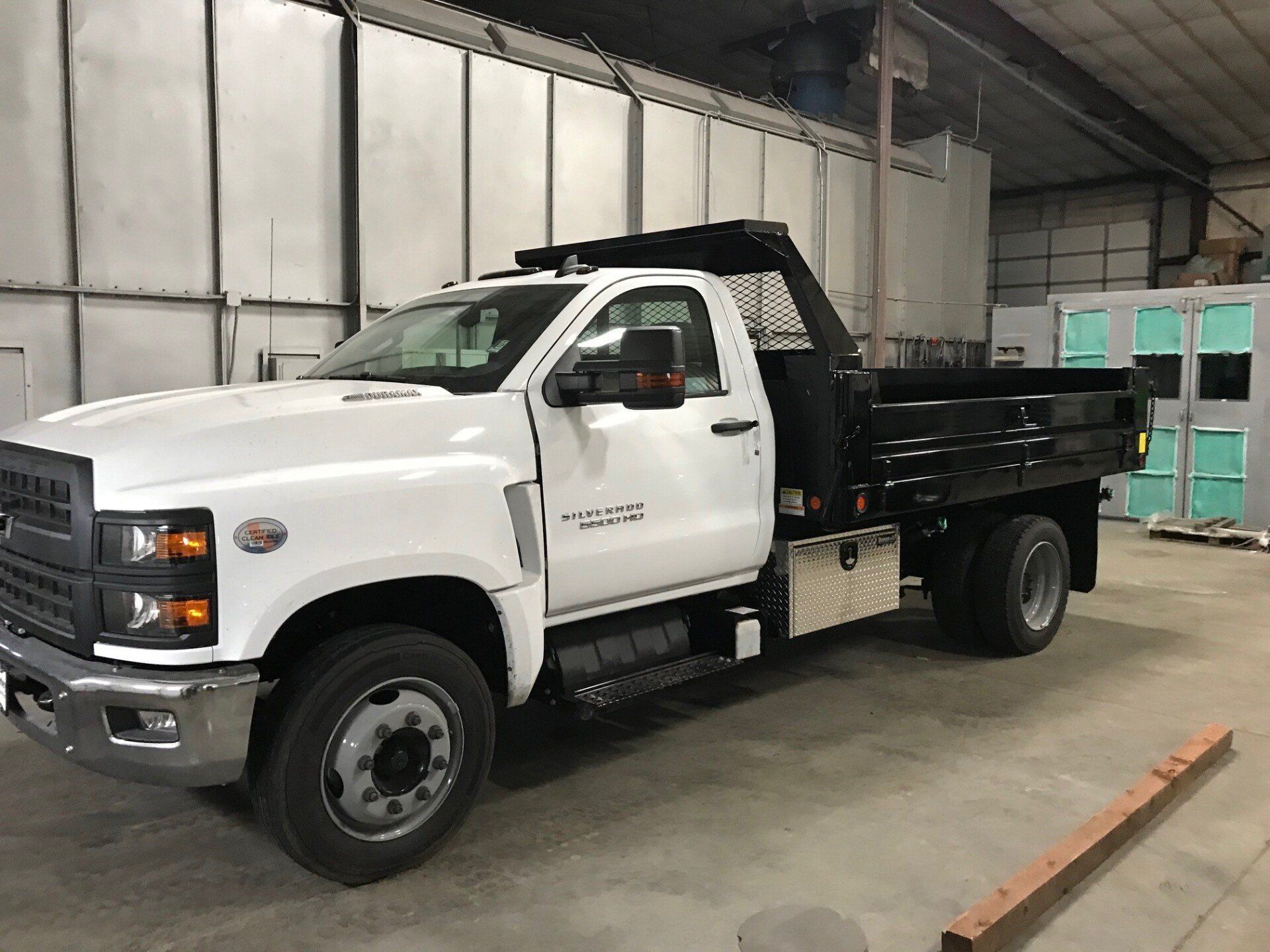 Steel Contractor 2-5 Yard Capacity