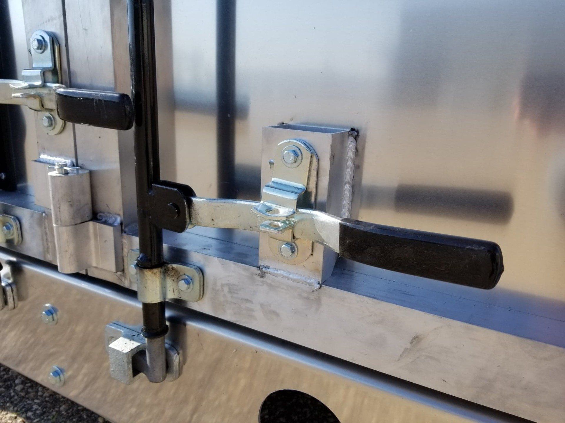 Scott Aluminum Grain Body Latch Feature - M38