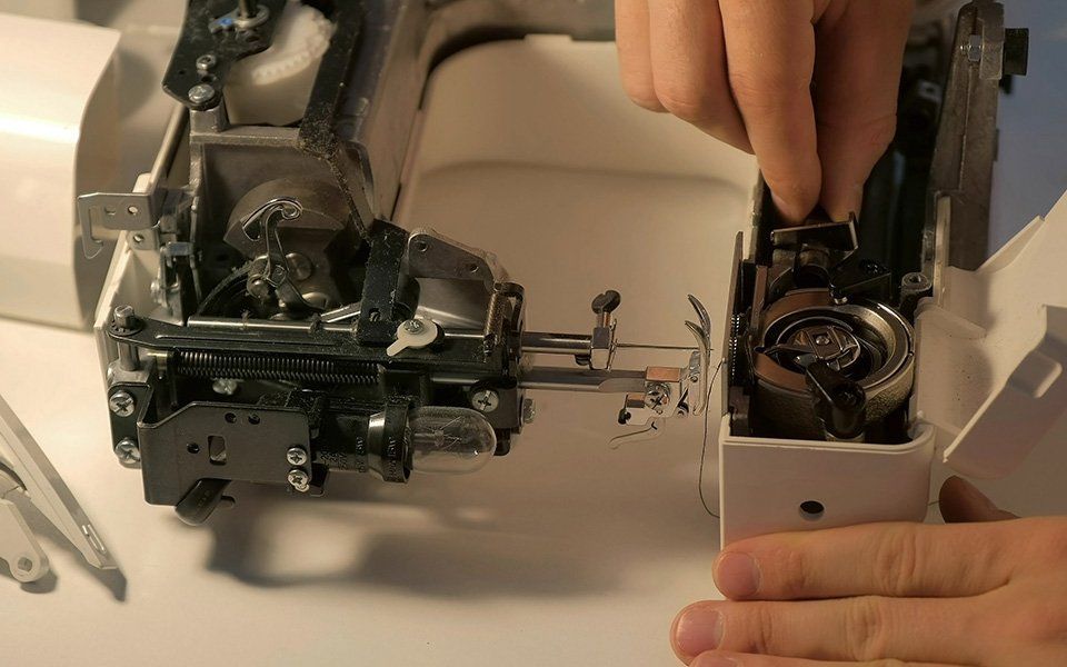 Sewing machine uplcose