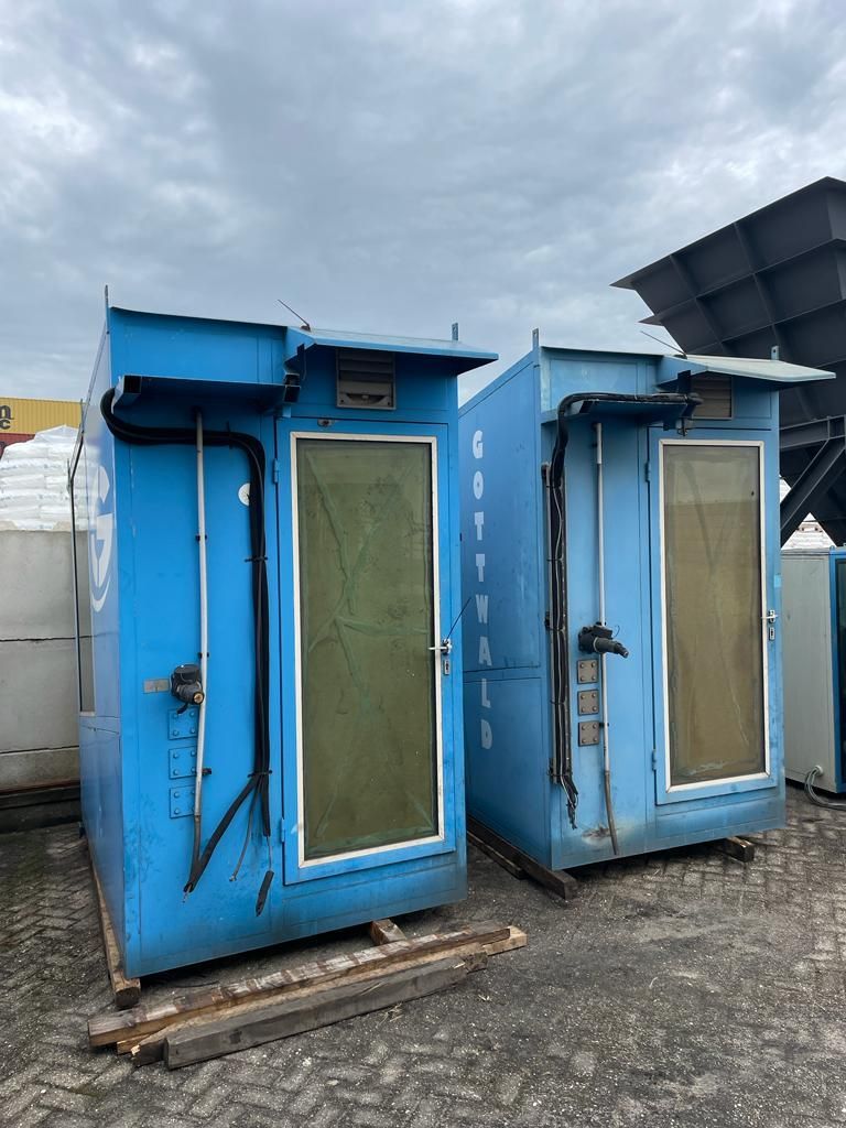 HMK cabine vóór reiniging