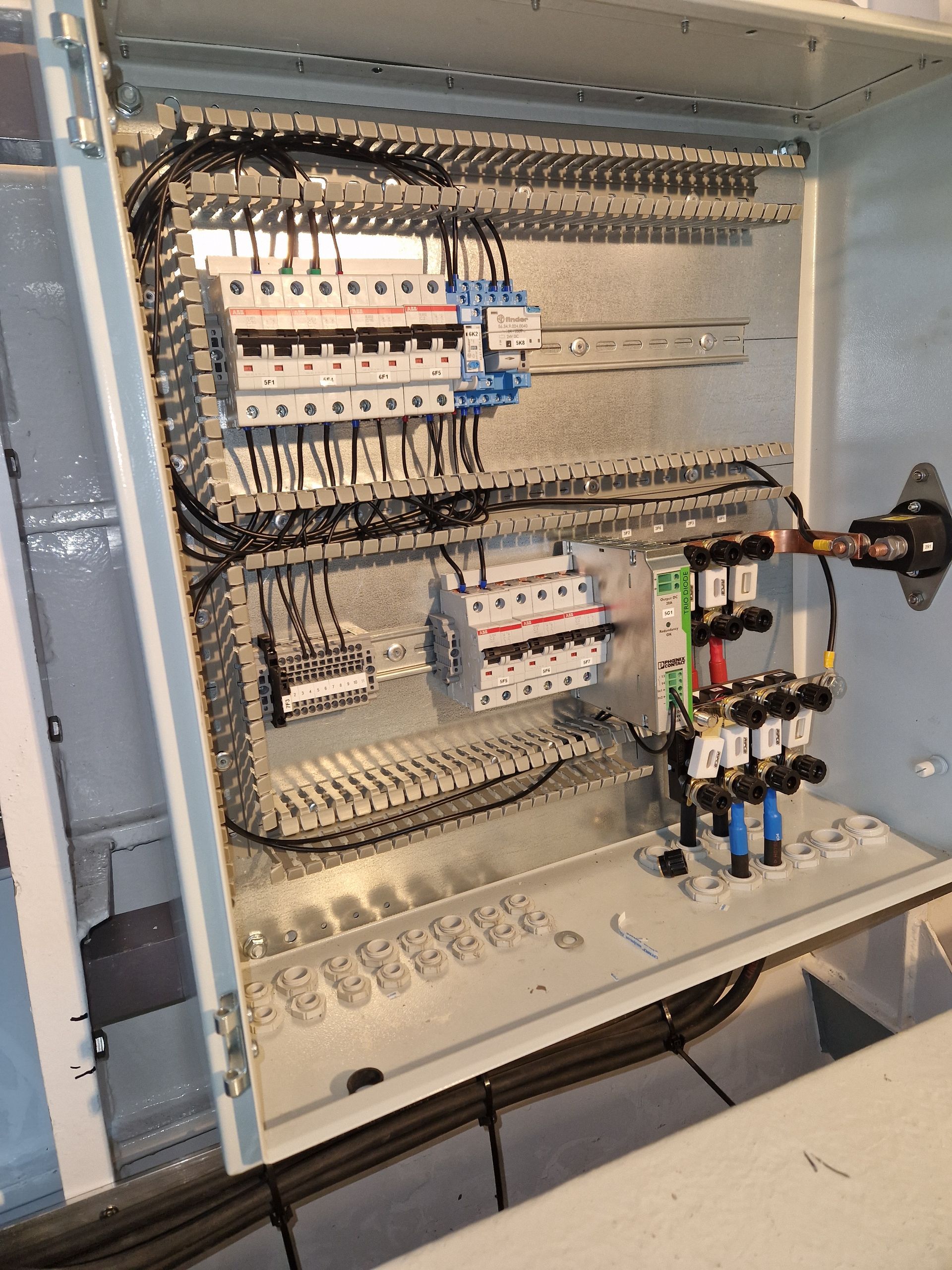 Scheepselektrotechniek door Hagen Brandt Multiservice