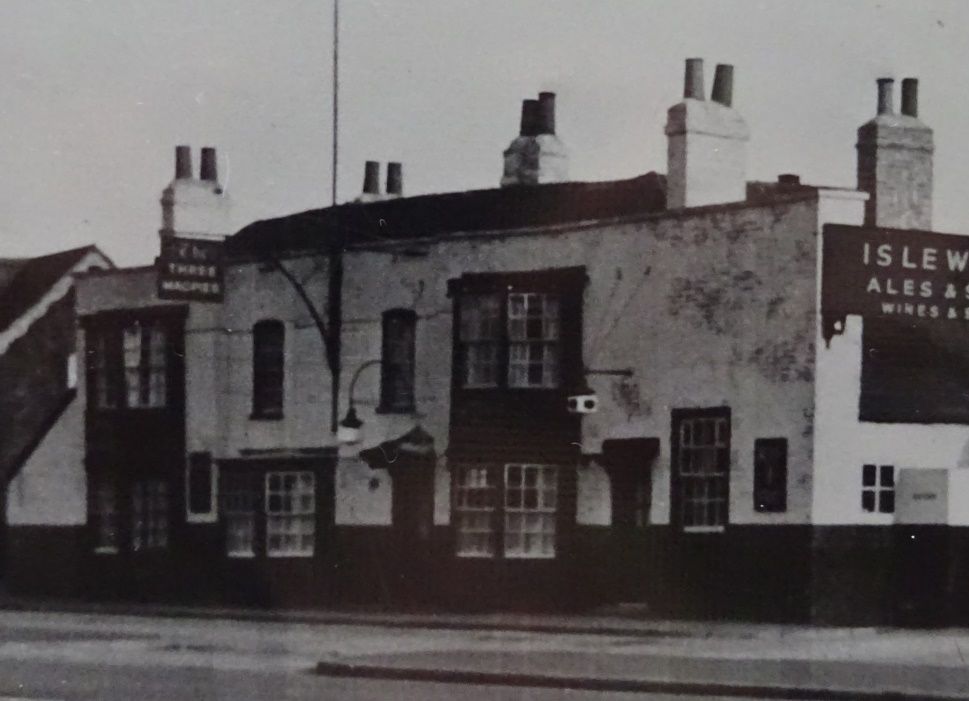 The Three Magpies 1910