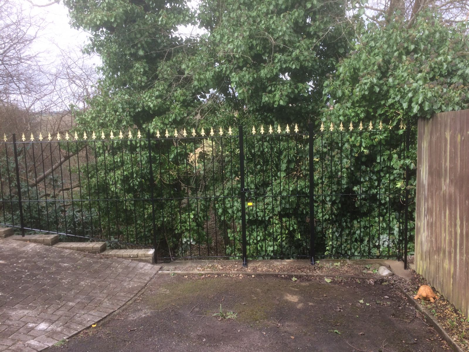 fence railing