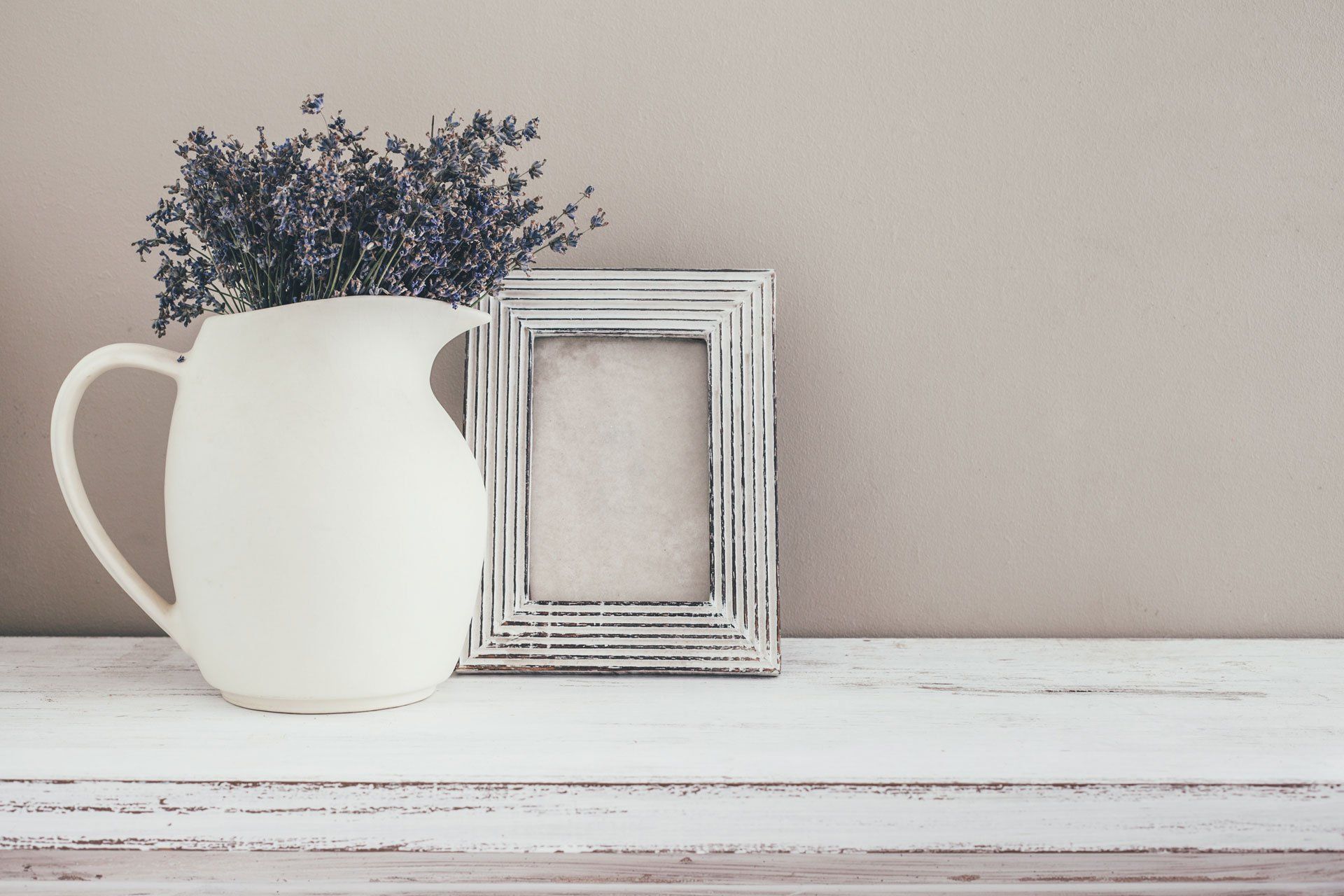 flower vase with frame