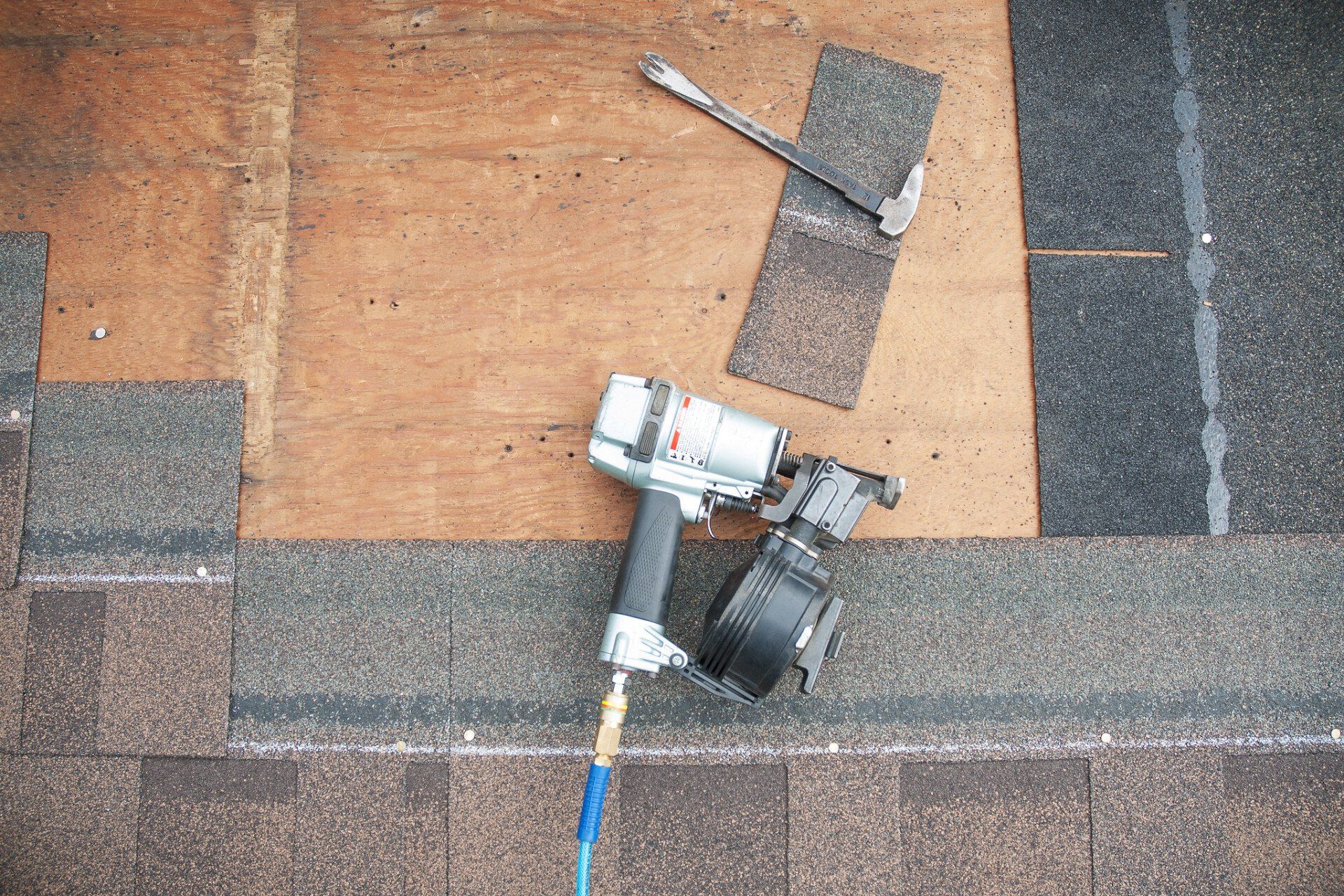 Asphalt shingle roofing