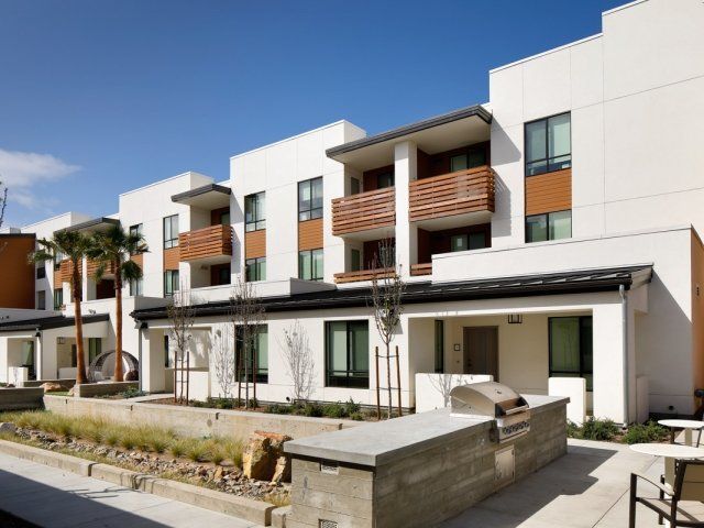 Exterior| Del Oro on Broadway, Chula Vista CA