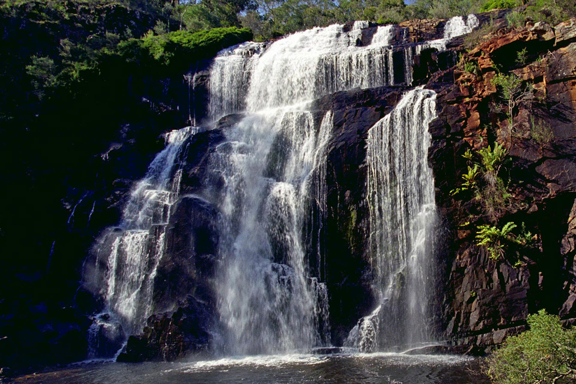 Stay at Halls Gap Valley Lodges. Visit Mackenzie Falls.