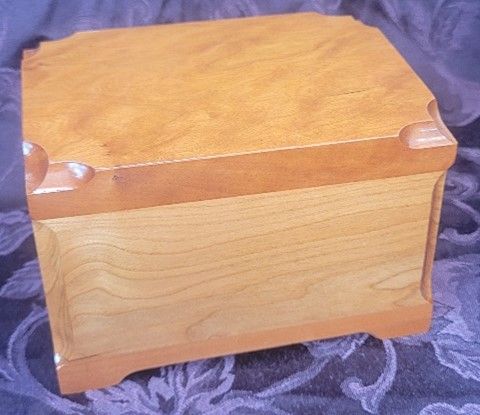 Fancy Oak | Fort Collins, CO | Precious Memories Pet Cemetery and Crematory