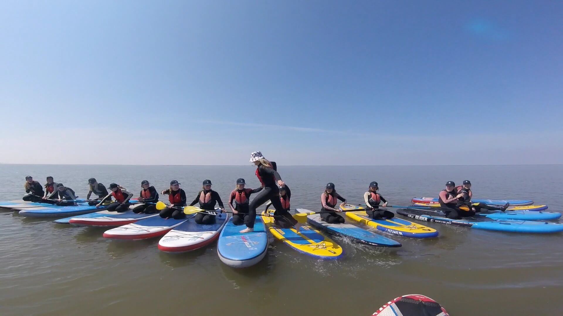 Hen do paddle boarding