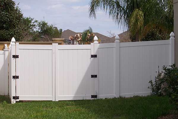 White Vinyl Fence — Orlando, FL — Action Aluminum Products, Inc.