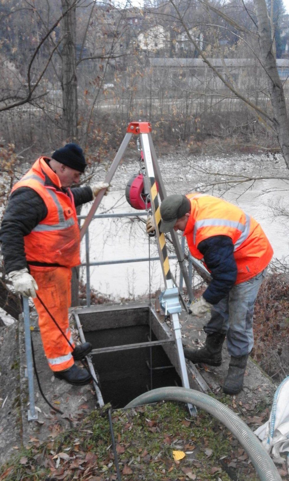 Operai per intervento spurgo