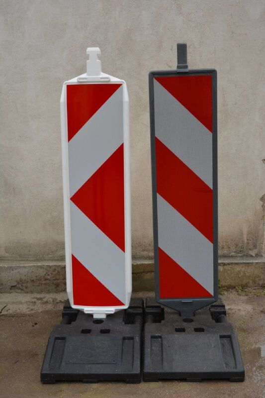 Vadstatņi, ceļu nožogojums