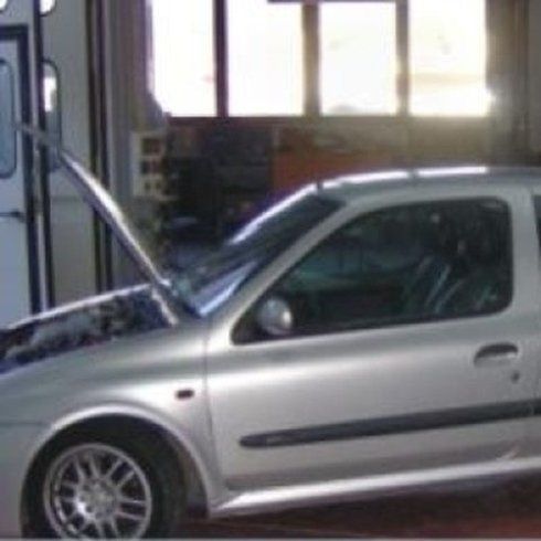 Auto in riparazione