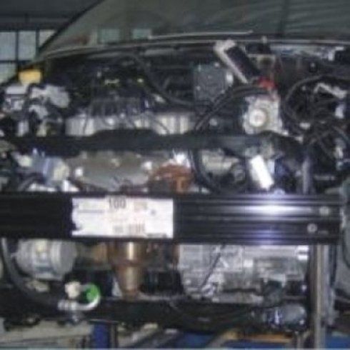 Intervento di riparazione auto