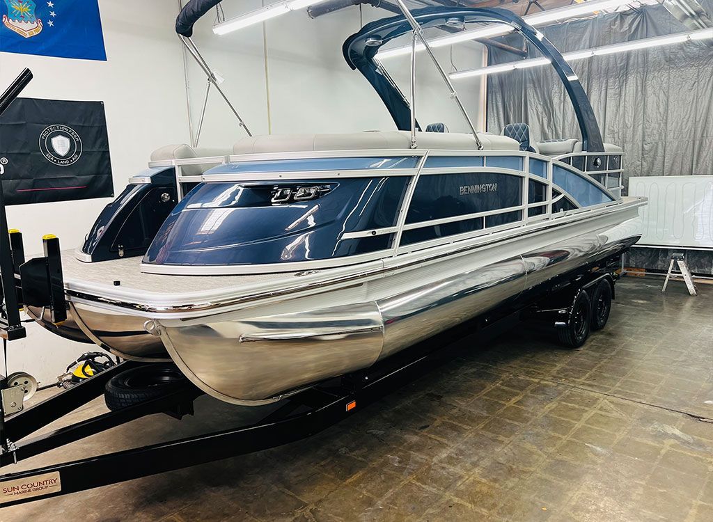 BOAT POLISHING