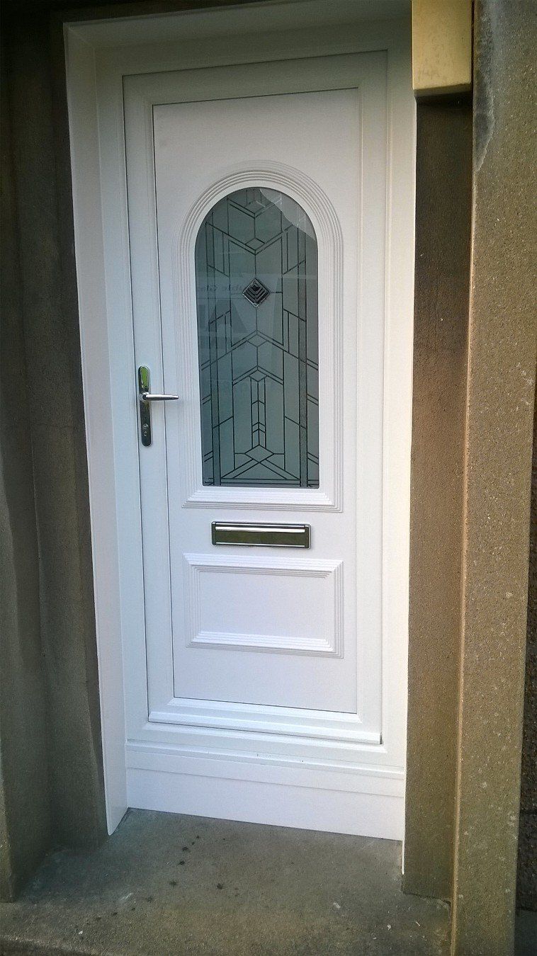 centre door glass fitted
