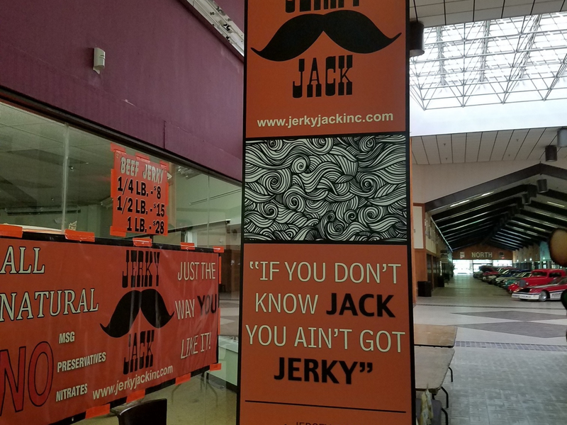 A sign that says 