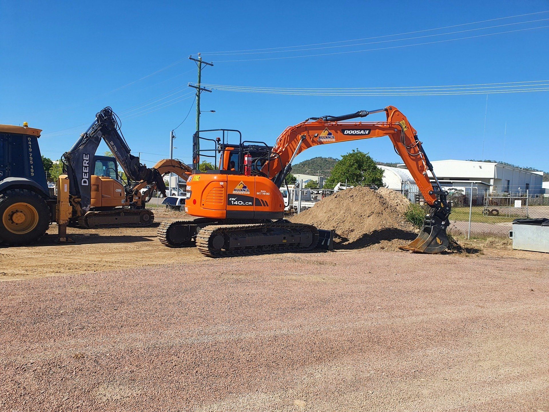 15T Excavator in Operation— Road Construction in Townsville QLD
