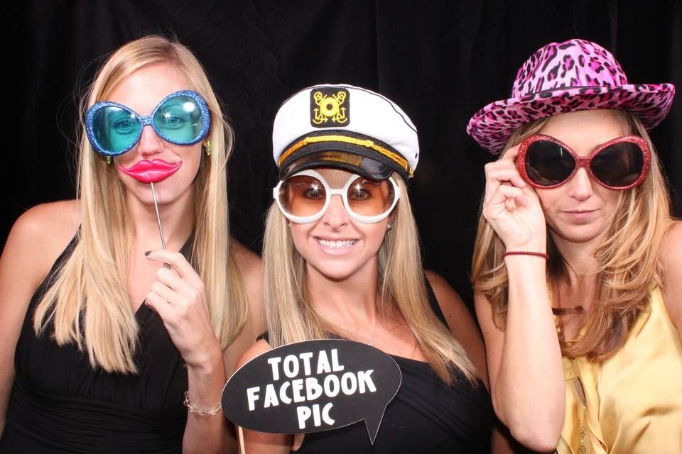 rent a cloee photo booth in San Antonio to make your event extra fun