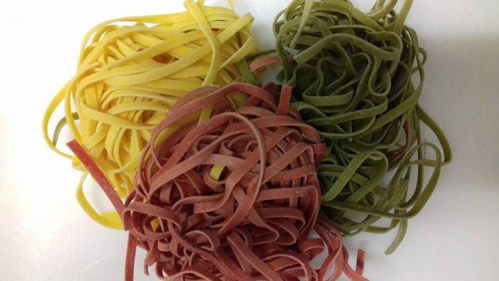 spaghetti colorati