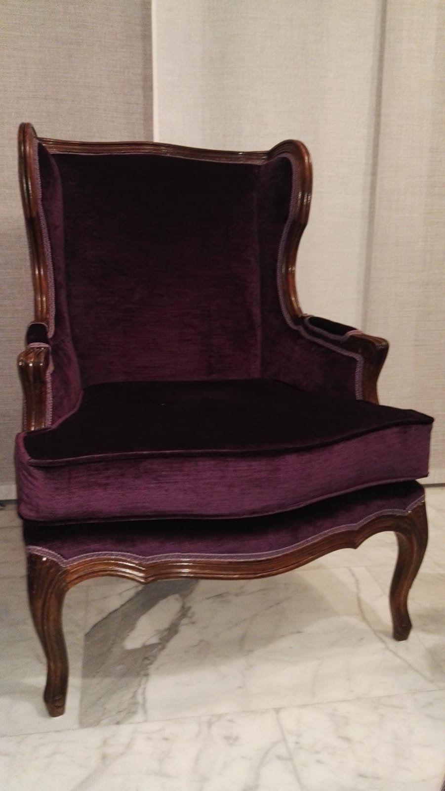 Poltrona con rivestimento in velluto