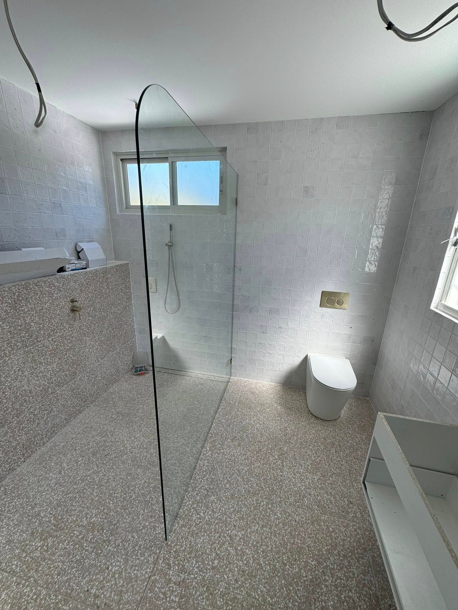 A picture of a glass door before and after  — Fast Glass & Glazing In Inverell, NSW