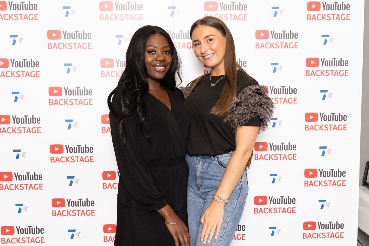 Meet and green photography with  youtube star Amelia Dimoldenberg where ghelani studios, based in london captured instant photos that were printed for guests at the event