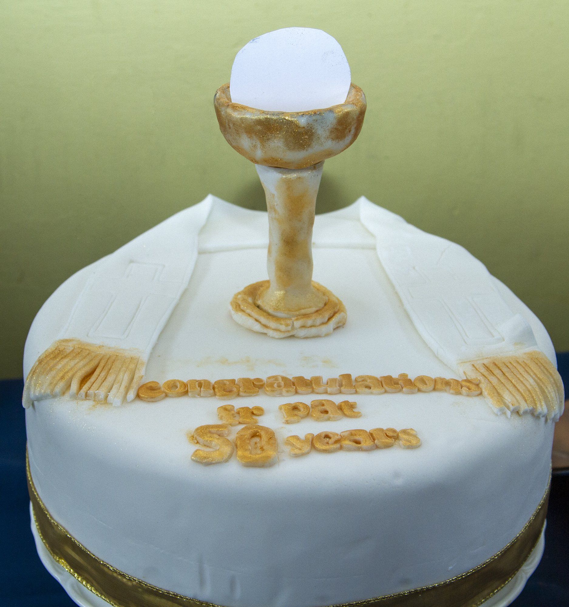 A cake with the number 50 on it