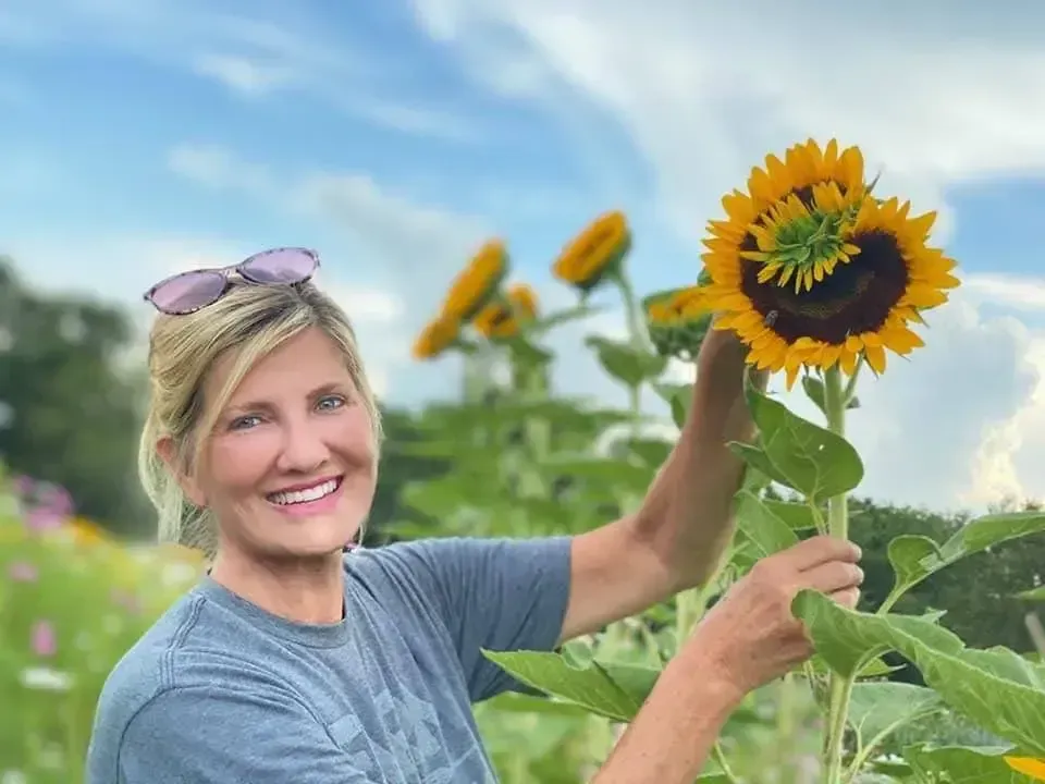 Flower Picking near Nashville- Sunflowers