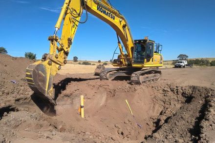 Excavator bulk earthmoving