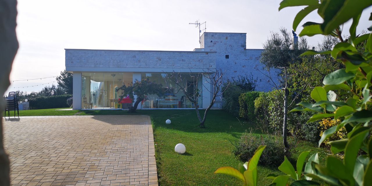 vetrata panoramica su un edificio